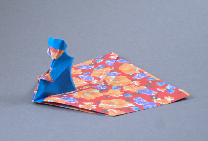 Origami Aladdin by Max Hulme. Folded from a square of patterned origami paper by Gilad Aharoni on giladorigami.com