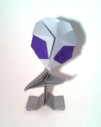 Origami Alien by Riki Saito. Folded by Gilad Aharoni on giladorigami.com