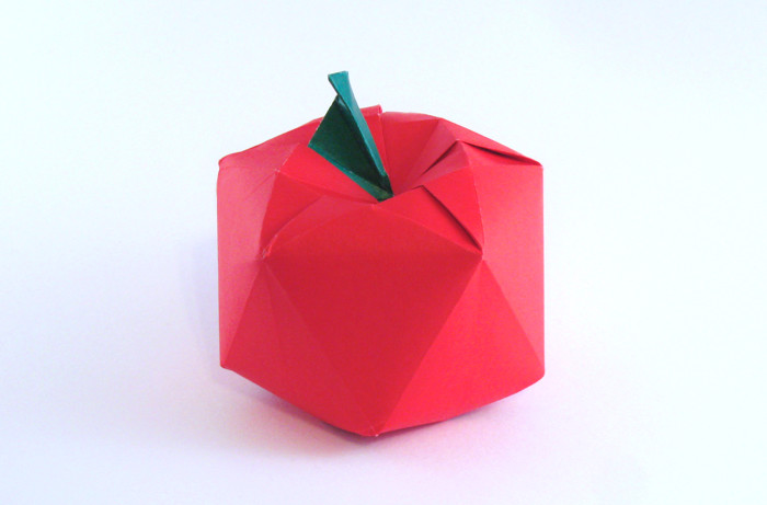 Origami Apple by Fujimoto Shuzo. Folded by Gilad Aharoni on giladorigami.com