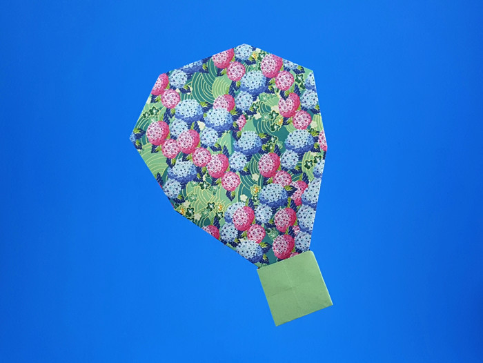 Origami Hot-air balloon by Tony O'Hare. Folded from a square of origami paper by Gilad Aharoni on giladorigami.com