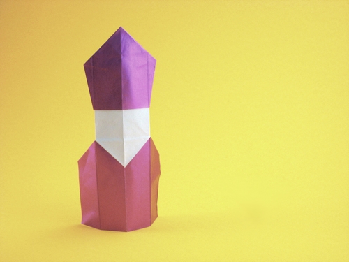 Origami Bishop by David Petty. Folded from a rectangle of scrapbookig paper by Gilad Aharoni on giladorigami.com