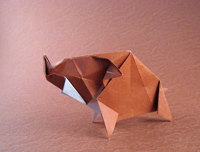 Origami Wild boar by Jun Maekawa. Folded from a square of origami paper by Gilad Aharoni on giladorigami.com