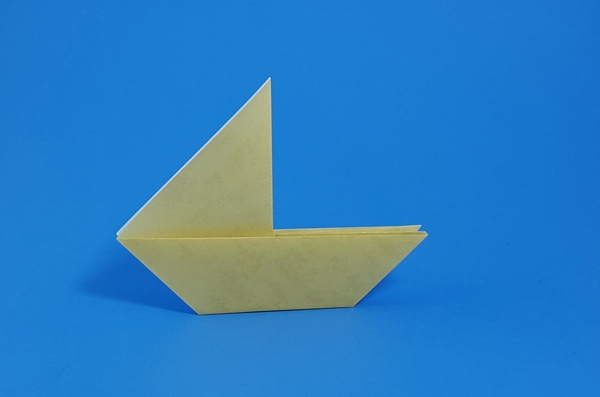 Origami Yacht by Traditional. Folded by Gilad Aharoni on giladorigami.com