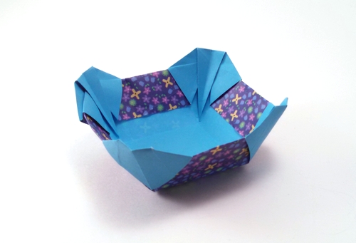 Origami Bowl by Yehuda Peled. Folded from a square of origami paper by Gilad Aharoni on giladorigami.com