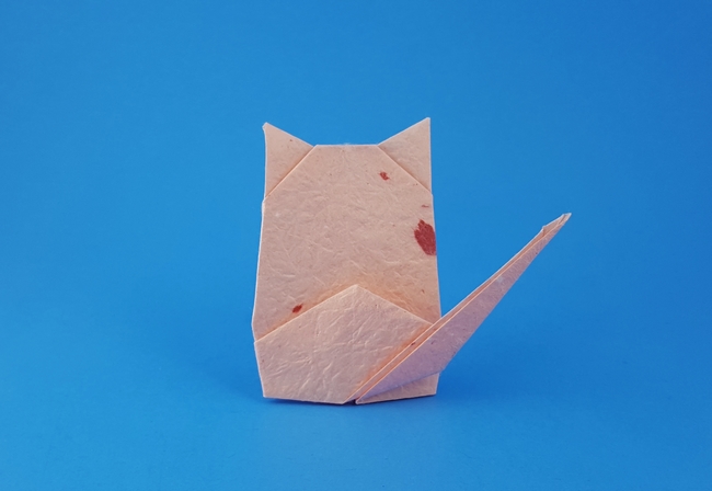 Origami Rear-view cat by Wayne Brown. Folded from a square of momigami by Gilad Aharoni on giladorigami.com