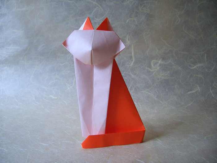 Origami Dusseldorf cat by Robert J. Lang. Folded from a square of origami paper by Gilad Aharoni on giladorigami.com