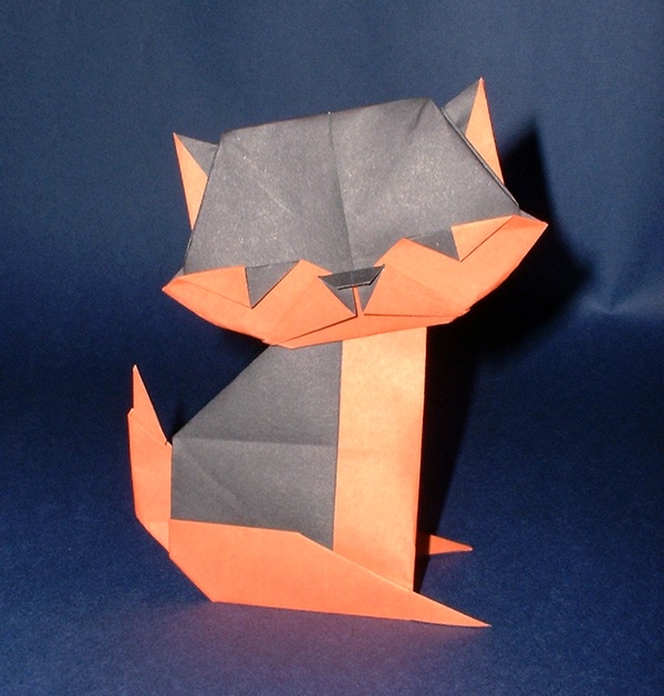 Origami Cat by Taichiro Hasegawa. Folded by Gilad Aharoni on giladorigami.com