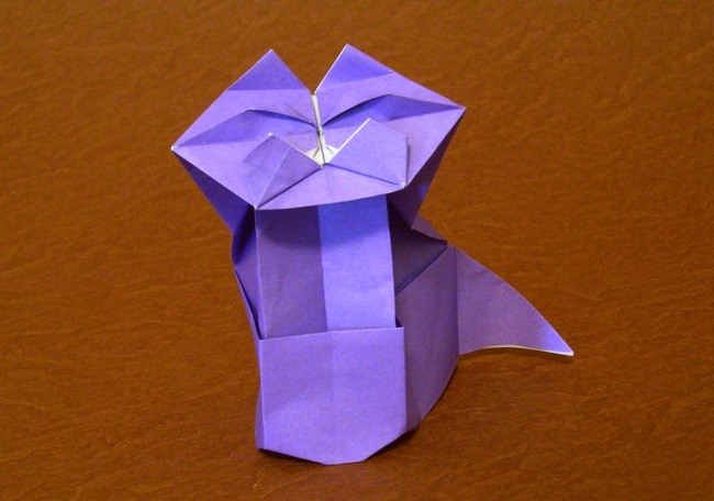 Origami Cat - sitting by Kimura Yoshihisa. Folded from a square of origami paper by Gilad Aharoni on giladorigami.com