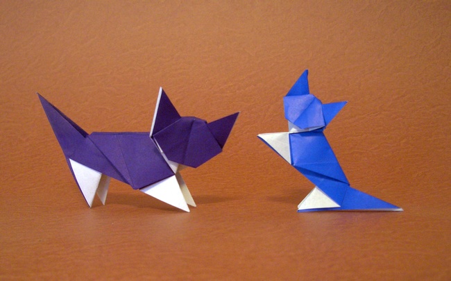 Origami Cat - White Socks by Jun Maekawa. Folded from a square of origami paper by Gilad Aharoni on giladorigami.com