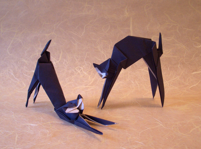 Origami Cat by Saadya Sternberg. Folded from a square of origami paper by Gilad Aharoni on giladorigami.com