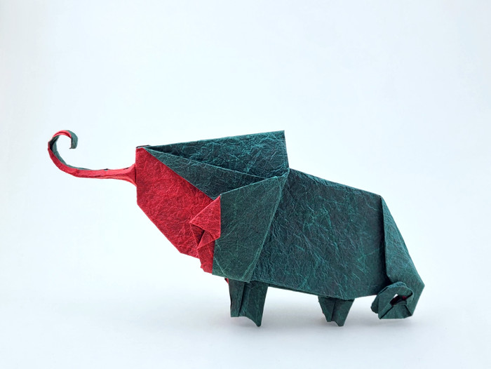 Origami Chameleon by Xin Can (Ryan) Dong. Folded from a square of Duo Thai origami paper by Gilad Aharoni on giladorigami.com
