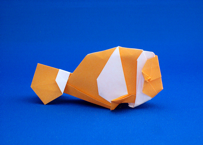 Origami Clownfish by Katrin Shumakov. Folded from a square of origami paper by Gilad Aharoni on giladorigami.com