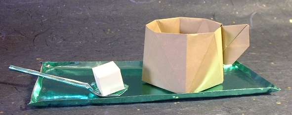 Origami Coffee cup by Kunihiko Kasahara. Folded by Gilad Aharoni on giladorigami.com