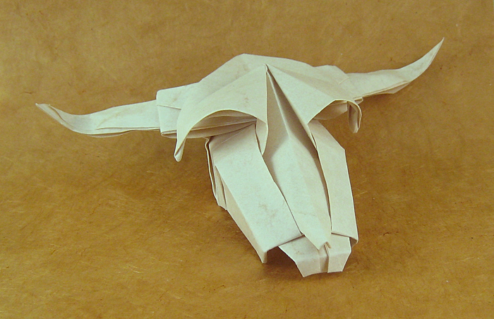 Origami Cow's skull by Roman Diaz. Folded by Gilad Aharoni on giladorigami.com