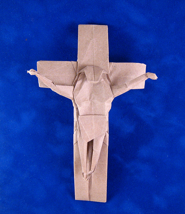 Origami Crucifix by Quentin Trollip. Folded by Gilad Aharoni on giladorigami.com