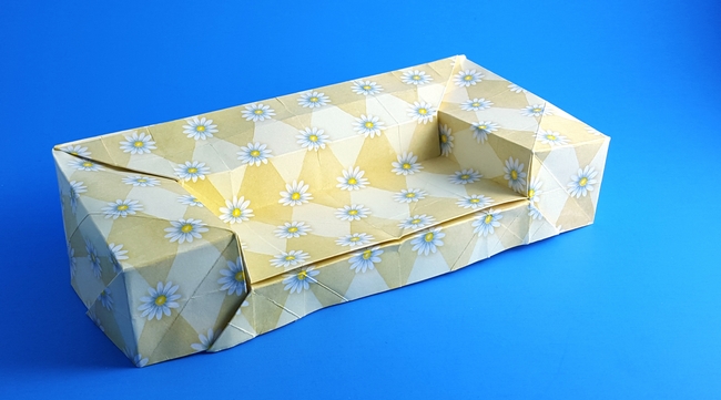 Origami Deep-cushioned sofa by Mark Bolitho. Folded from a square of scrapbooking paper by Gilad Aharoni on giladorigami.com
