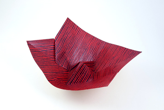 Origami Dish 30 by Nick Robinson. Folded by Gilad Aharoni on giladorigami.com