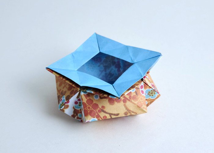 Origami Fishbowl by Pasquale d'Auria. Folded from a square of origami paper by Gilad Aharoni on giladorigami.com