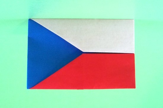 Origami Flag of the Czech Republic by Ondrej E. Cibulka. Folded from 2 squares of origami paper by Gilad Aharoni on giladorigami.com