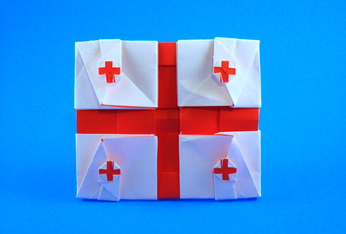 Origami Flag of Georgia by Gareth Louis. Folded by Gilad Aharoni on giladorigami.com