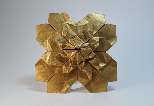 Origami Fractal sakura and variations by Meenakshi Mukerji. Folded from a square of Nicolas Terry's tissue-foil by Gilad Aharoni on giladorigami.com