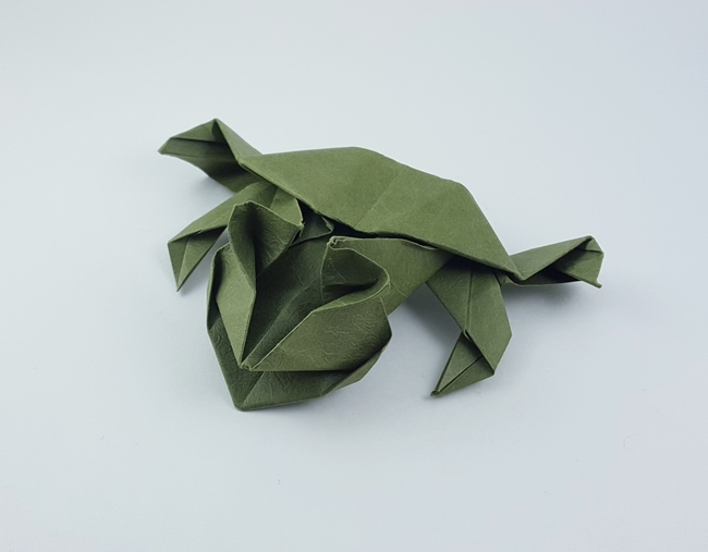 Origami Frog by Yamada Katsuhisa. Folded from a square of Kinumomi paper by Gilad Aharoni on giladorigami.com
