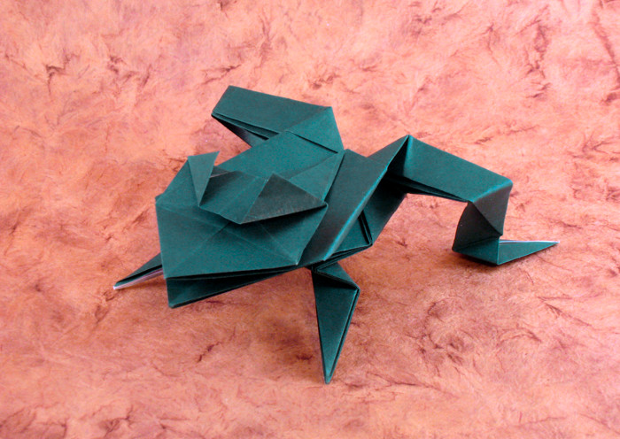 Origami Frog by Go Kinoshita. Folded from a square of origami paper by Gilad Aharoni on giladorigami.com