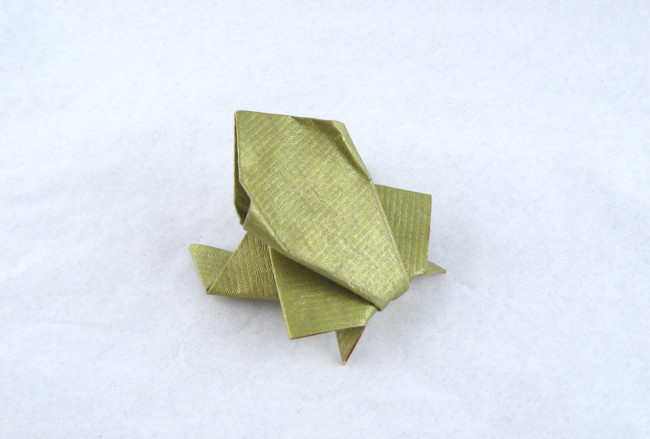 Origami Frog by Akira Yoshizawa. Folded by Gilad Aharoni on giladorigami.com