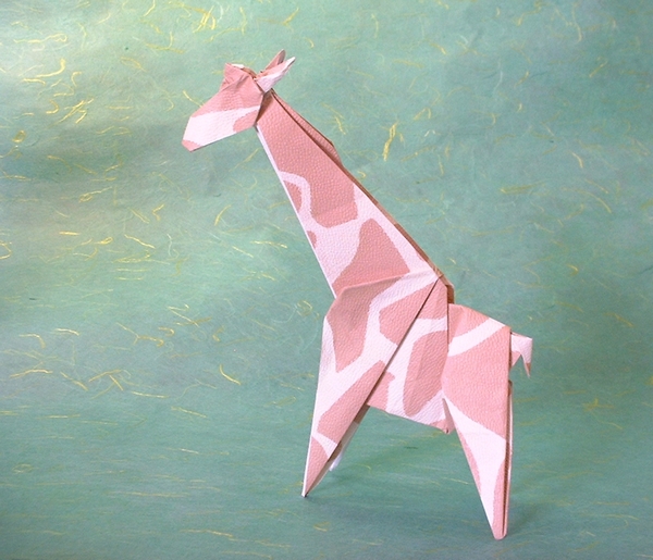 Origami Giraffe by Seiji Nishikawa. Folded by Gilad Aharoni on giladorigami.com