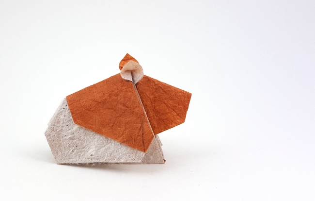 Origami Hamster by Makoto Yamaguchi. Folded from a square of Duo Thai paper by Gilad Aharoni on giladorigami.com