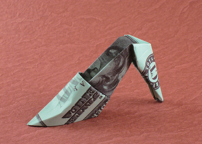 Origami High heels by Makoto Yamaguchi. Folded from a US dollar bill by Gilad Aharoni on giladorigami.com