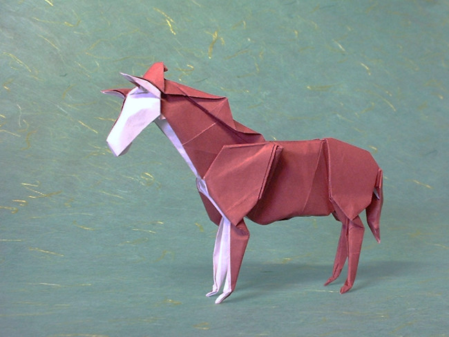 Origami Horse by Miyajima Noboru. Folded from a square of Fadeless paper by Gilad Aharoni on giladorigami.com