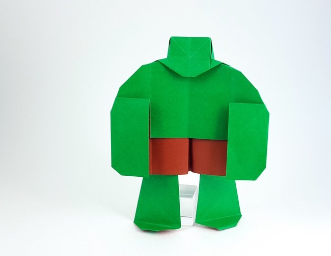 Origami Hulk by Juan Francisco Carrillo (Juanfran). Folded by Gilad Aharoni on giladorigami.com