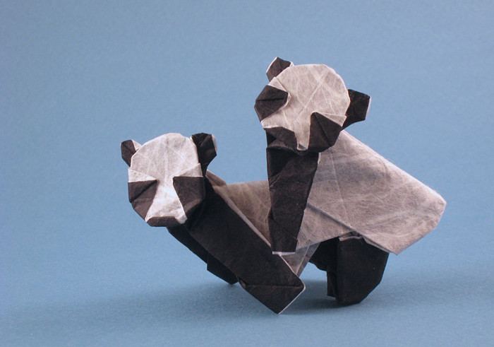 Origami Pandas - Intimate by Yamada Katsuhisa. Folded from a square of double-sided Unryu paper by Gilad Aharoni on giladorigami.com