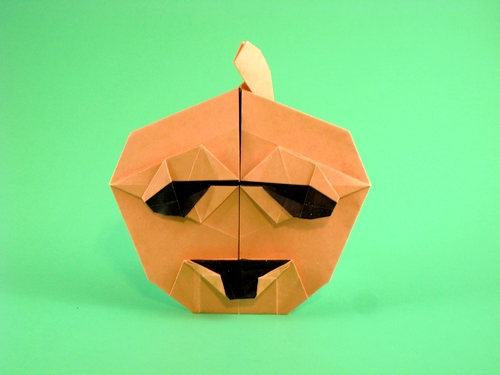 Origami Jack-o'-lantern by Deborah Claypool. Folded by Gilad Aharoni on giladorigami.com