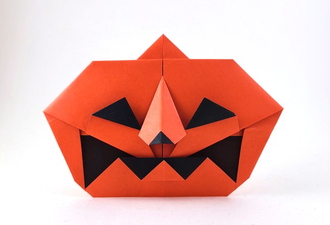 Origami Jack-O'-Lantern by Matsuno Yukihiko. Folded from a square of duo origami paper by Gilad Aharoni on giladorigami.com