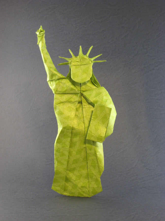 Origami Statue of Liberty by Quentin Trollip. Folded from a square of Kathy Stevick's tissue-foil by Gilad Aharoni on giladorigami.com