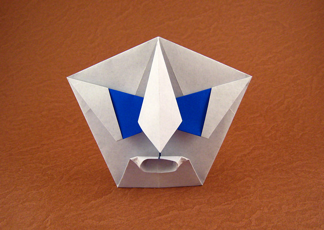 Origami Lurking man by Kunihiko Kasahara. Folded from a square of origami paper by Gilad Aharoni on giladorigami.com