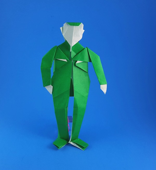 Origami Man by David Brill. Folded from 2 triangles of origami paper by Gilad Aharoni on giladorigami.com