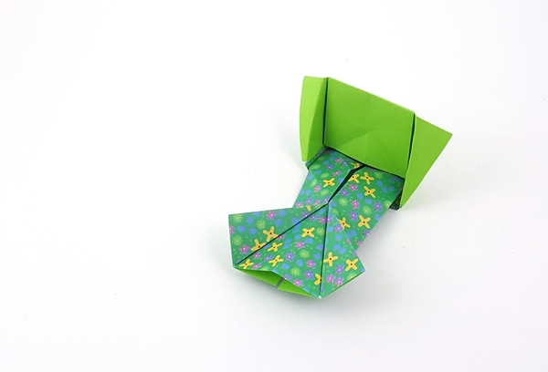 Origami Mermaid by Daniela Carboni. Folded from a square of duo origami paper by Gilad Aharoni on giladorigami.com