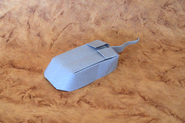 Origami Computer mouse by Guspath Go. Folded from a square of art paper by Gilad Aharoni on giladorigami.com