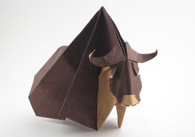 Origami Musk ox by Hoang Tien Quyet. Folded by Gilad Aharoni on giladorigami.com