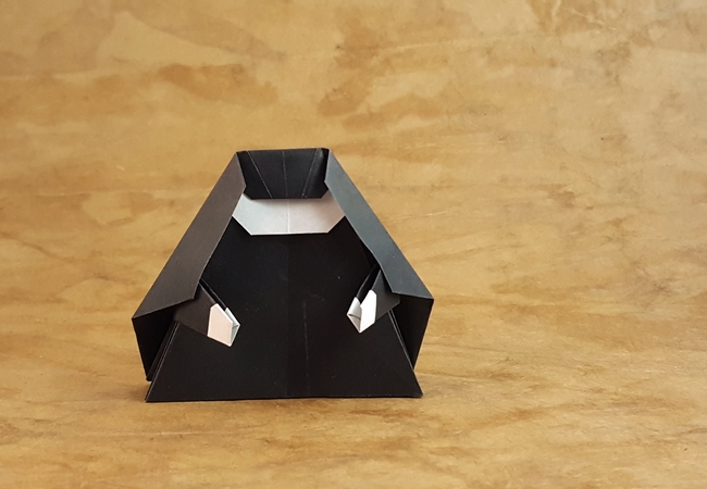 Origami Nun by Niwa Taiko. Folded from a square of origami paper by Gilad Aharoni on giladorigami.com