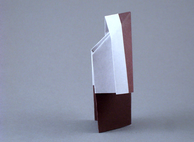 Origami Nun by Takekawa Seiryo. Folded from a square of origami paper by Gilad Aharoni on giladorigami.com