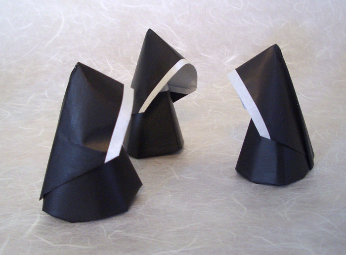 Origami Nun by Akira Yoshizawa. Folded from a square of origami paper by Gilad Aharoni on giladorigami.com
