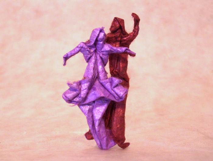 Origami Nureyev and Fonteyn by Neal Elias. Folded from a rectangle of tissue-foil by Gilad Aharoni on giladorigami.com