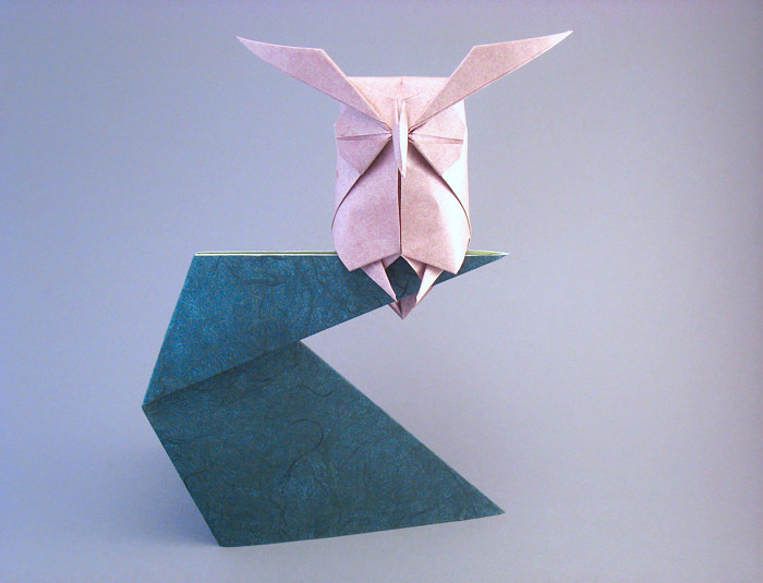 Origami Horned owl by Hideo Komatsu. Folded from a square of Elephant-Hide. Perch folded from a square of mulberry paper by Gilad Aharoni on giladorigami.com