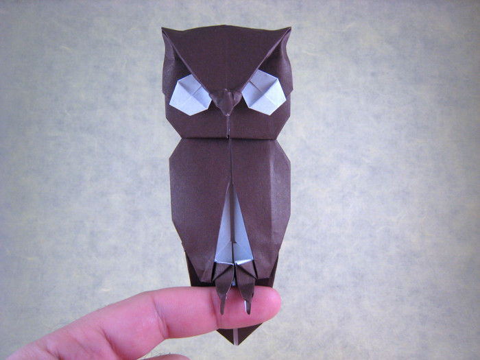 Origami Giant eagle owl by Quentin Trollip. Folded by Gilad Aharoni on giladorigami.com