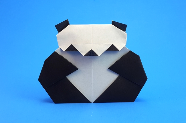 Origami Panda by Wayne Brown. Folded from a square of origami paper by Gilad Aharoni on giladorigami.com