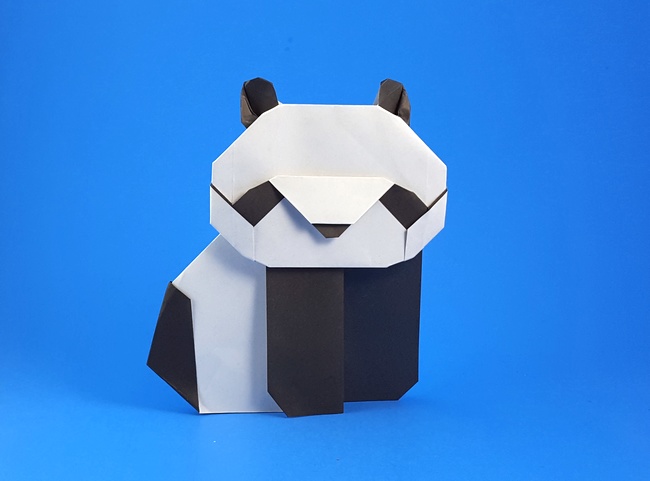 Origami Panda by Wayne Brown. Folded from 2 squares of origami paper by Gilad Aharoni on giladorigami.com